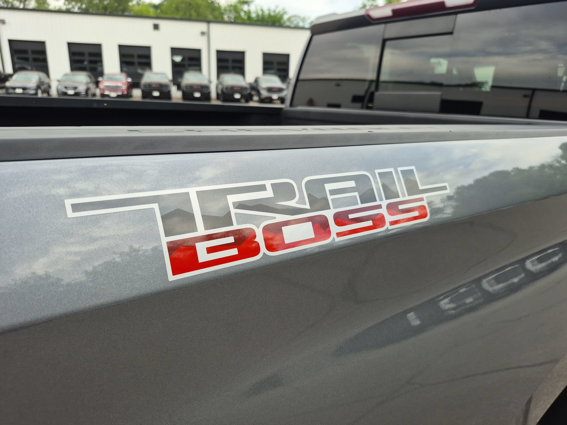 Used 2021 Chevrolet Silverado 1500 LT Trail Boss AWD/4WD image 32