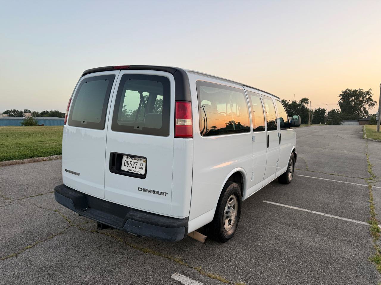 Used 2004 Chevrolet Express 1500 Passenger RWD image 6