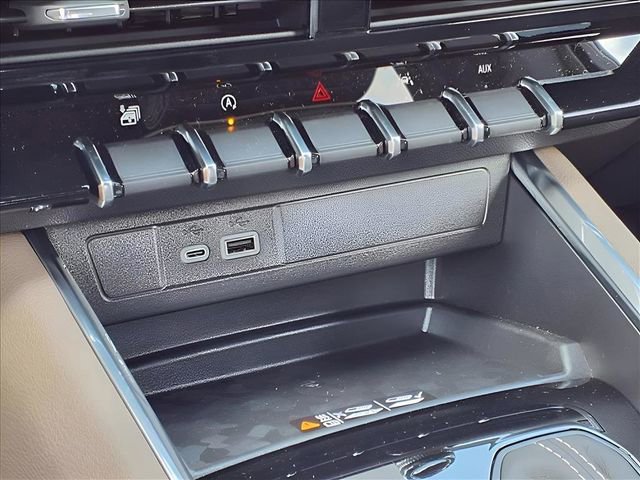 New 2026 GMC Canyon Denali w/ LPO, Denali Black Edition image 13