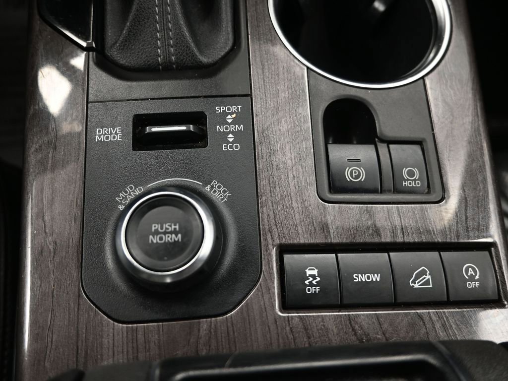 Used 2022 Toyota Highlander Limited image 27
