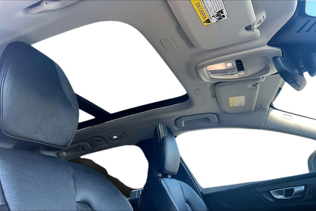 Used 2024 Volvo V60 B5 Cross Country Plus image 19