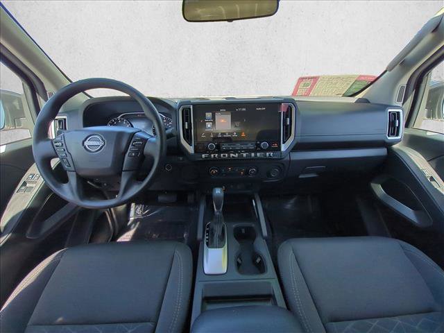 Used 2025 Nissan Frontier SV RWD image 16