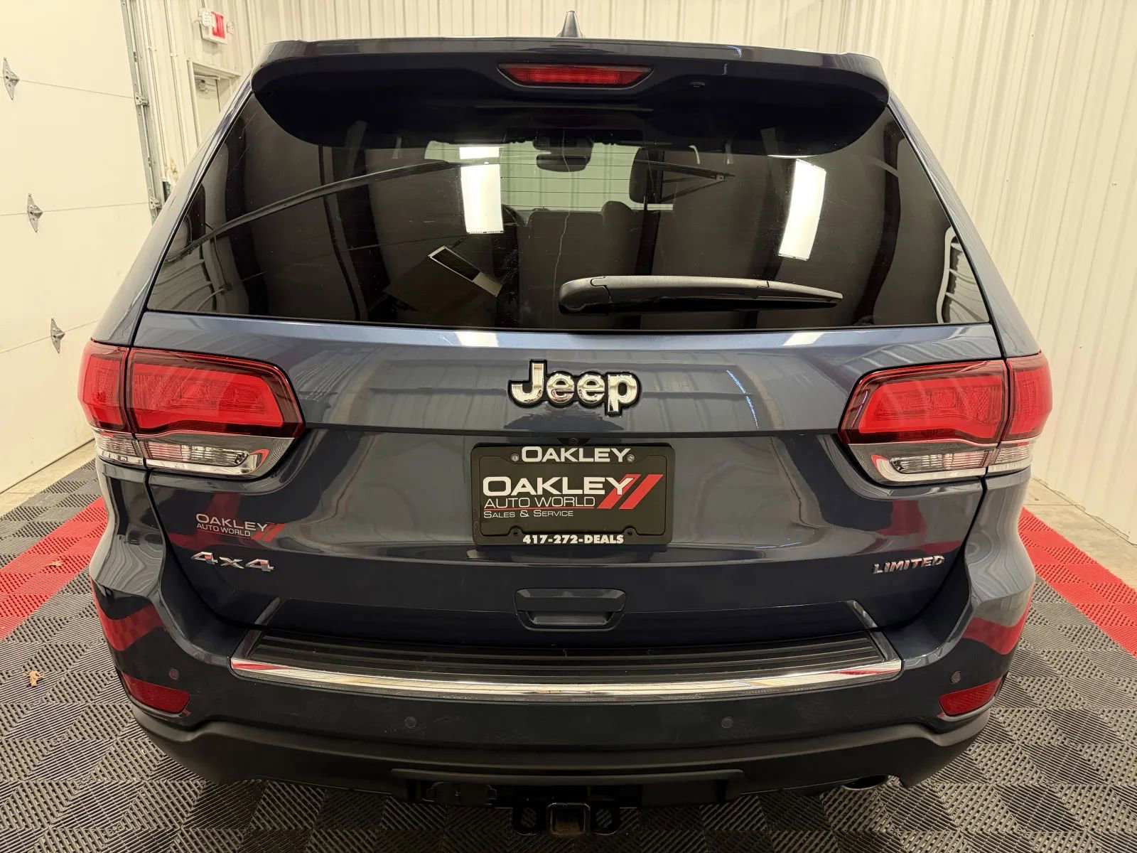 Used 2020 Jeep Grand Cherokee Limited w/ Luxury Group II image 3