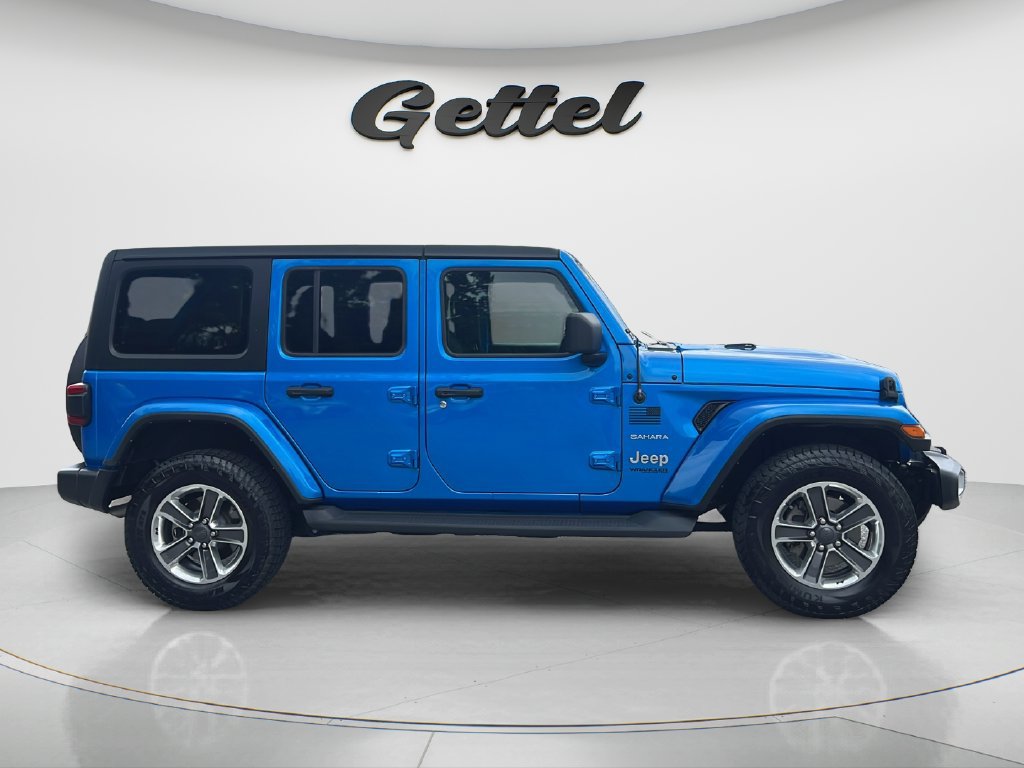 Used 2022 Jeep Wrangler Unlimited Sahara w/ LED Lighting Group AWD/4WD image 4
