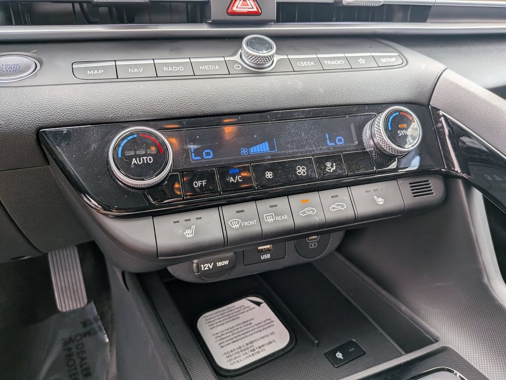 Certified 2026 Hyundai Elantra Limited FWD image 22