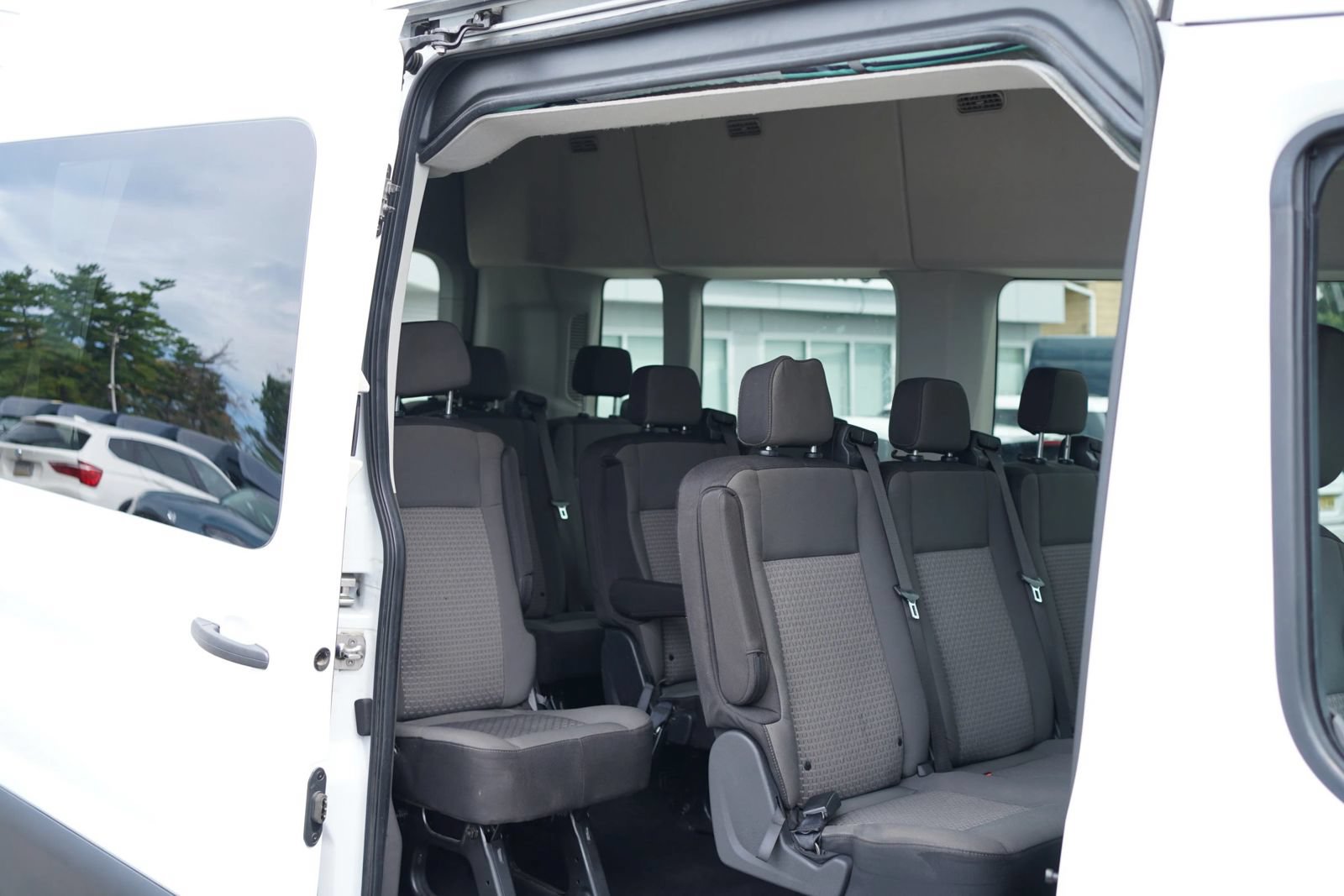 Used 2024 Ford Transit 350 XLT RWD image 17