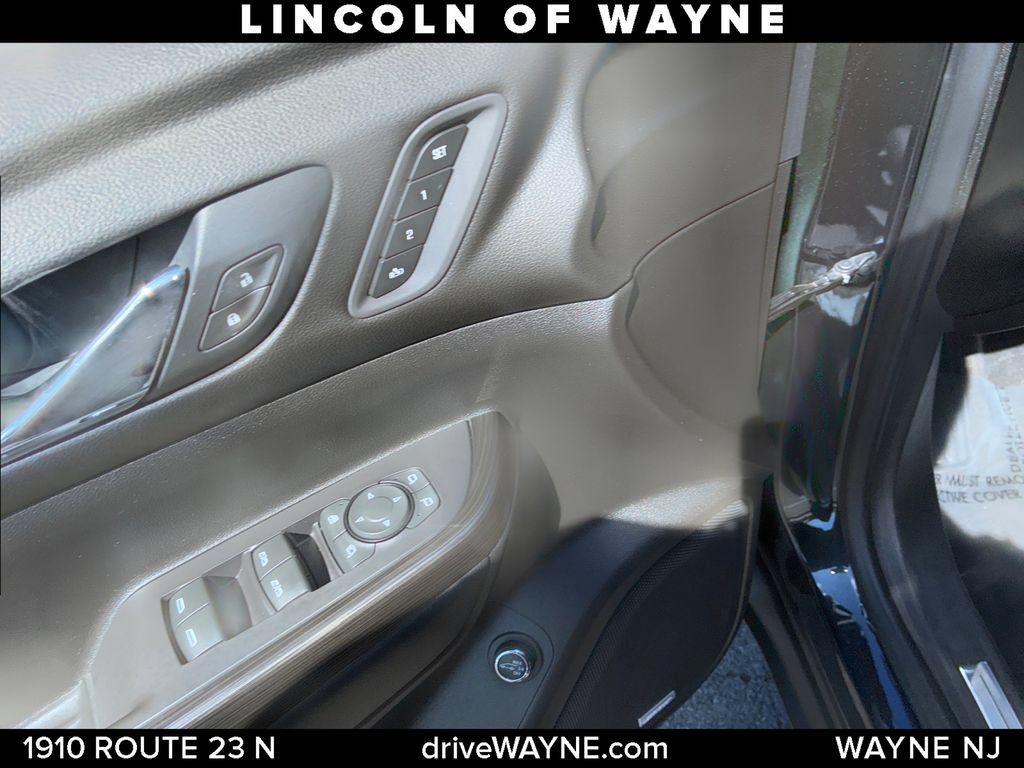 Used 2021 GMC Acadia SLT w/ Premium Package AWD/4WD image 12