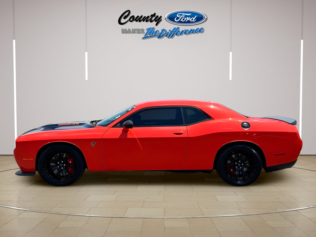 Used 2016 Dodge Challenger SRT Hellcat RWD image 3