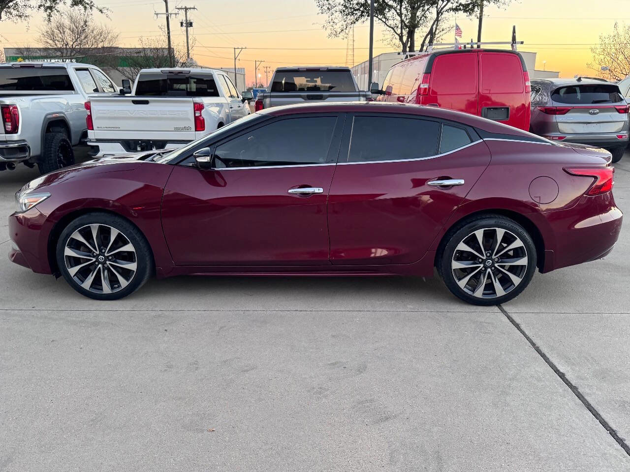 Used 2016 Nissan Maxima SR image 11