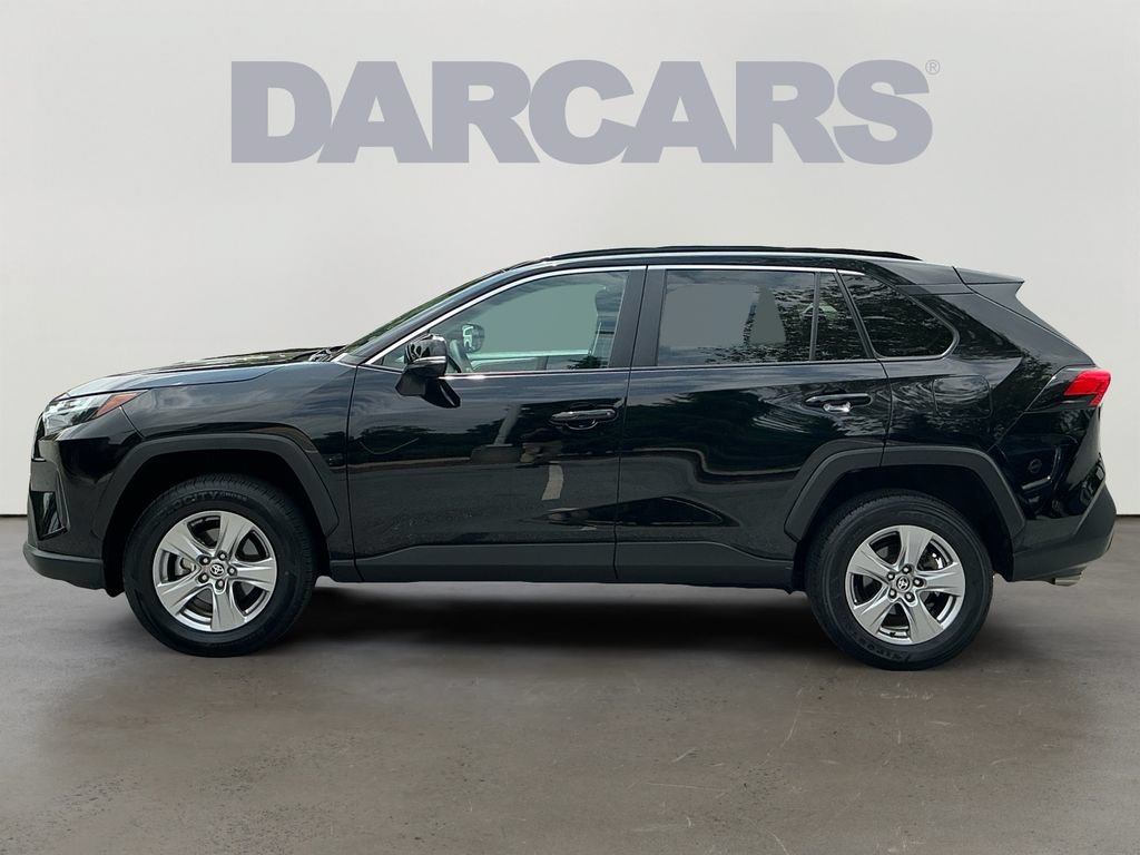 Used 2025 Toyota RAV4 XLE AWD/4WD image 4