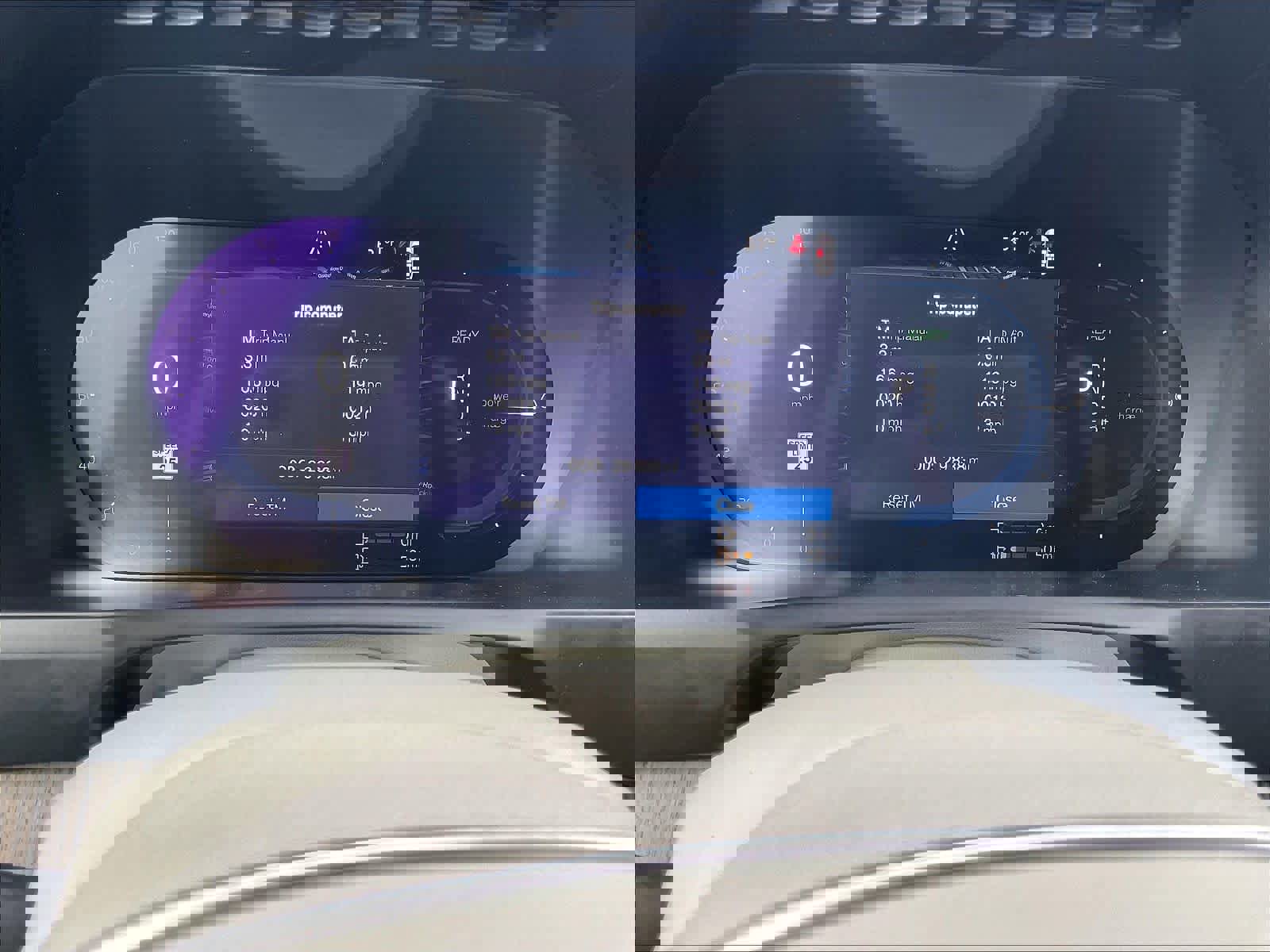 Used 2023 Volvo XC90 T8 Ultimate w/ Protection Package Premier image 23