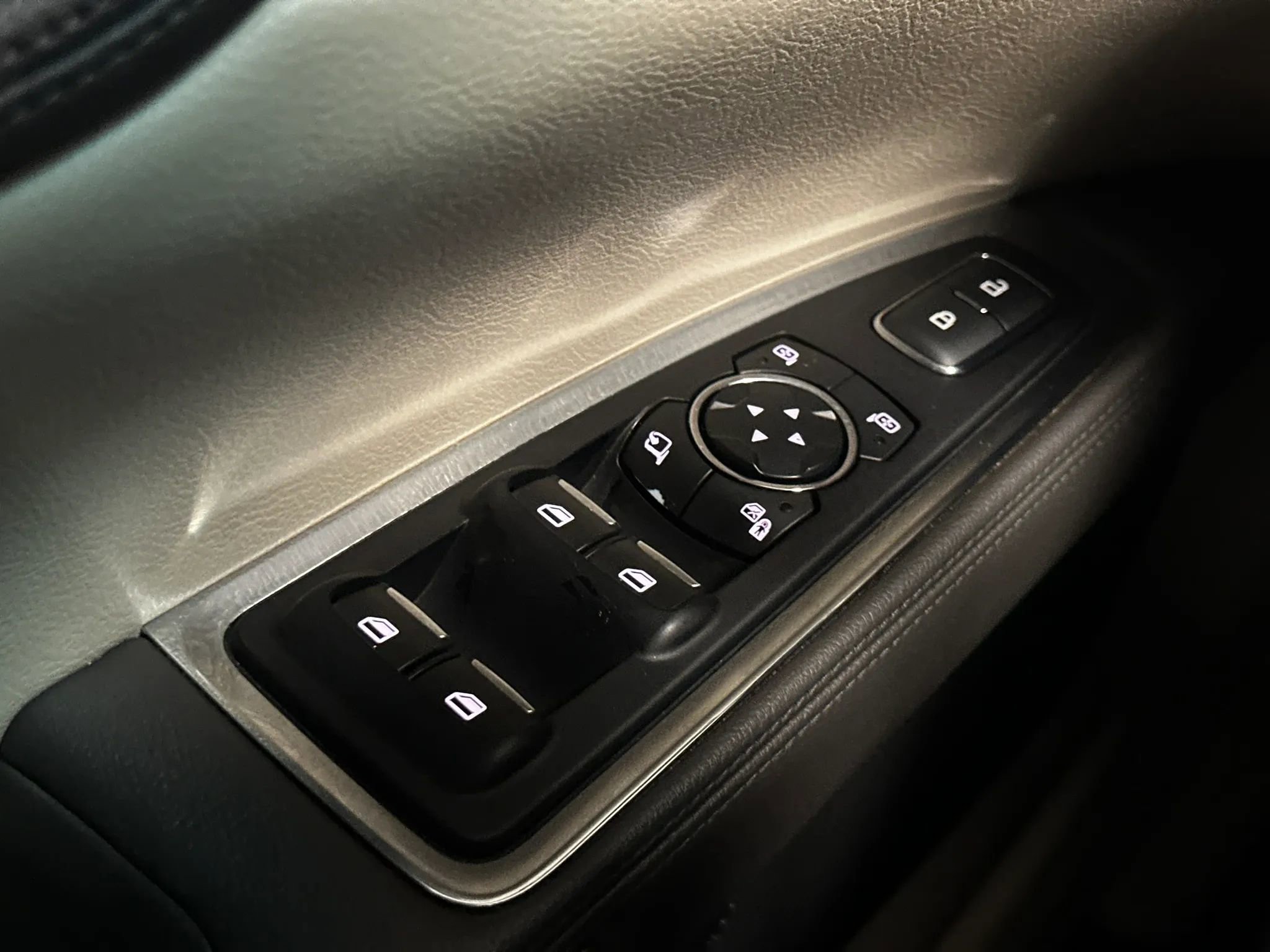 Used 2019 Lincoln Continental Select FWD image 32