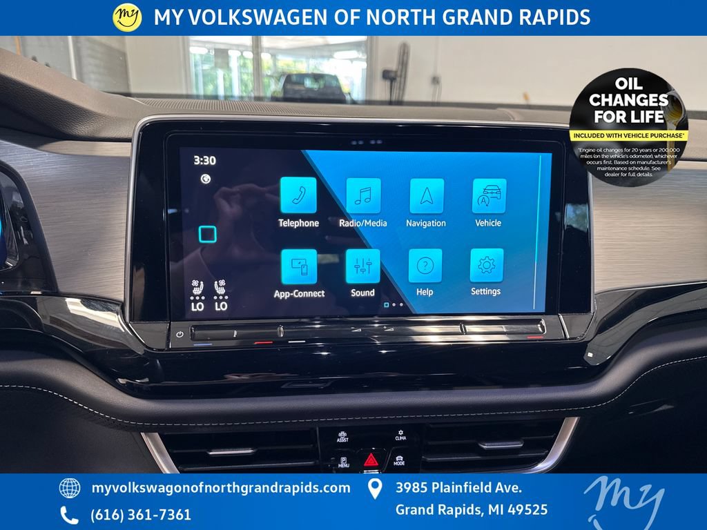 Used 2024 Volkswagen Atlas Cross Sport SE AWD/4WD image 23