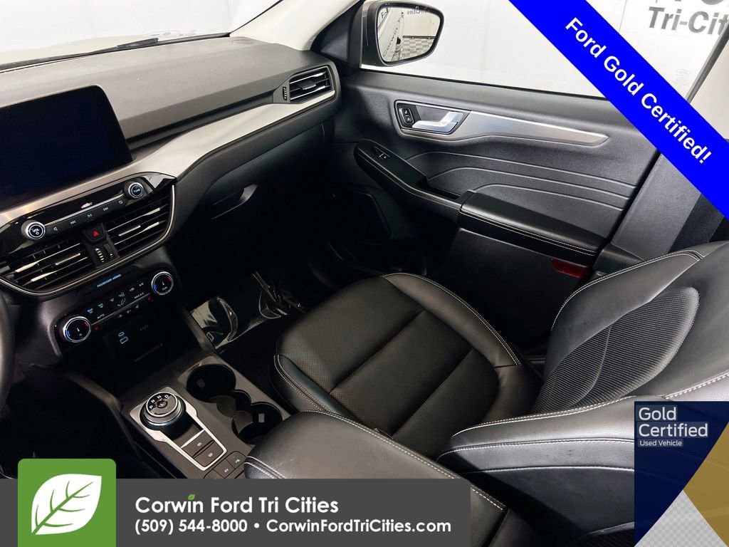 Used 2022 Ford Escape Titanium w/ Class II Trailer Tow Package image 28