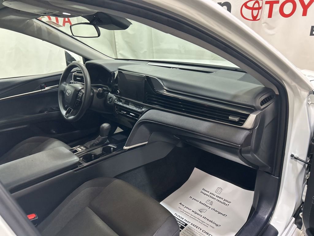Used 2025 Toyota Camry LE image 12