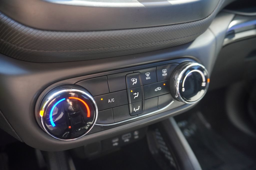 Used 2021 Chevrolet TrailBlazer LS FWD image 17