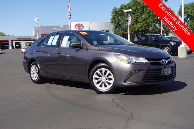 Certified 2017 Toyota Camry LE image 7