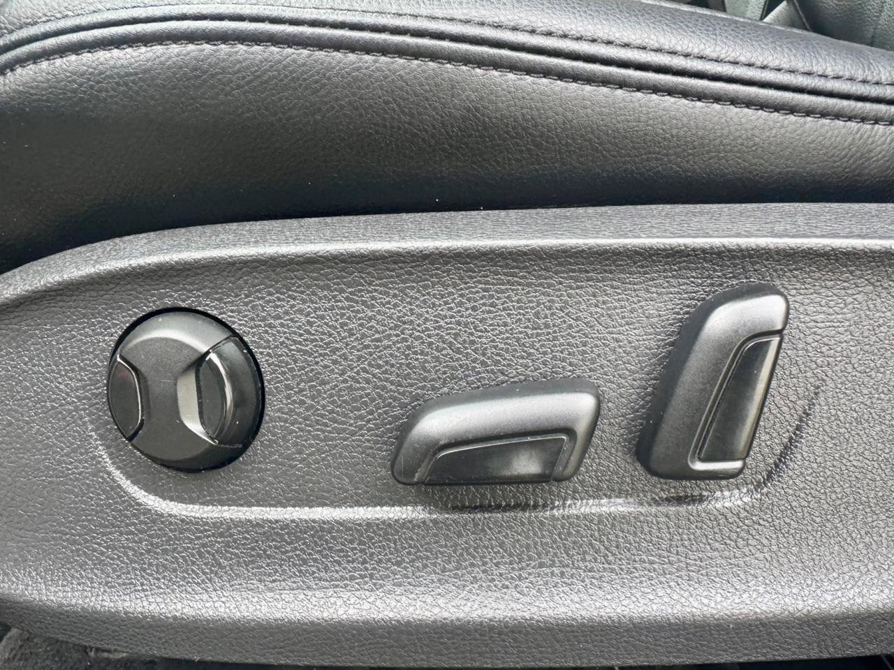 Used 2014 Volkswagen Passat 2.5 SE FWD image 37