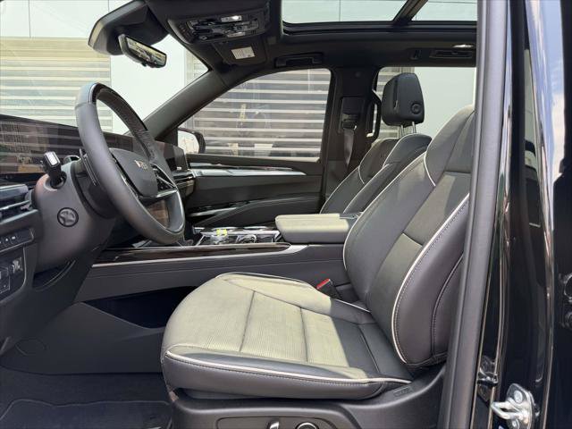 Used 2025 Cadillac Escalade Premium Luxury AWD/4WD image 20
