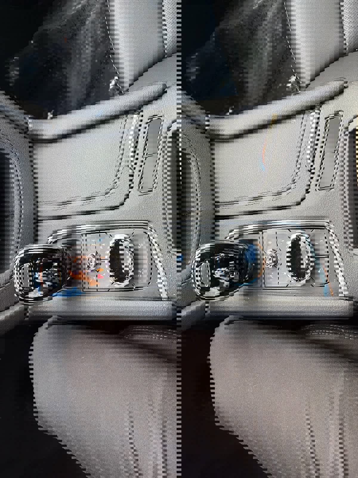 Used 2025 Cadillac XT5 Premium Luxury image 13