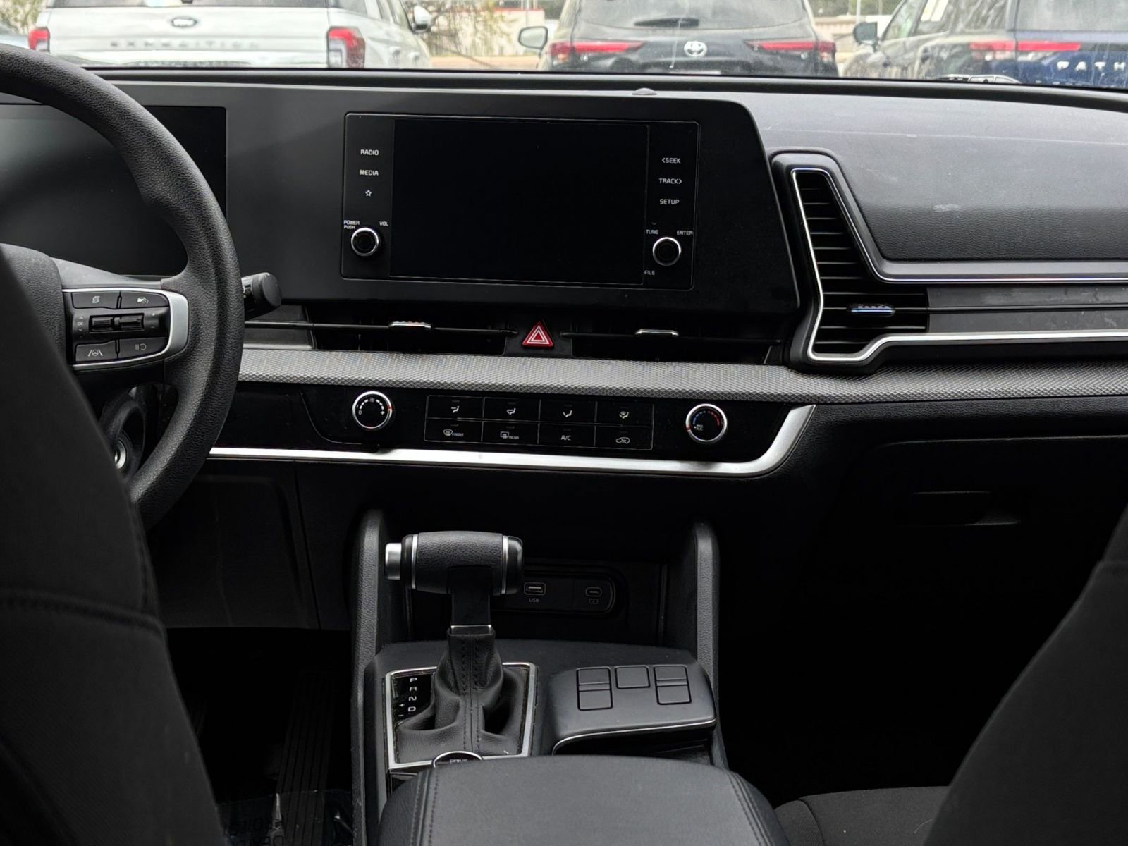 Used 2025 Kia Sportage LX image 17