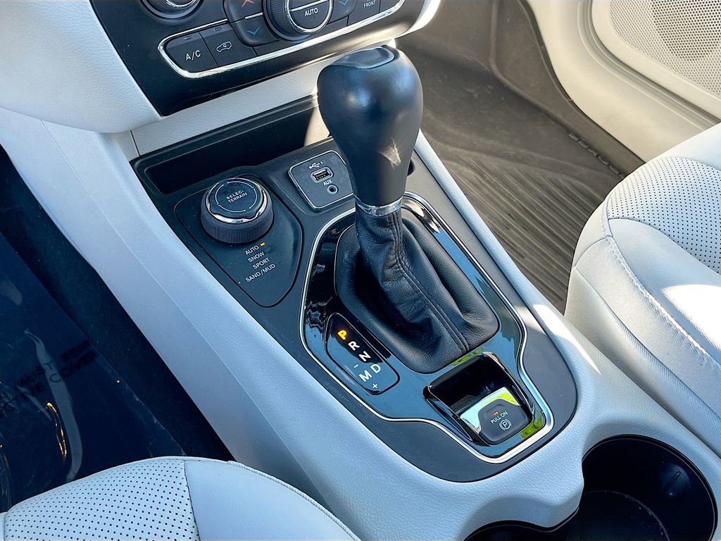 Certified 2022 Jeep Cherokee Limited image 16