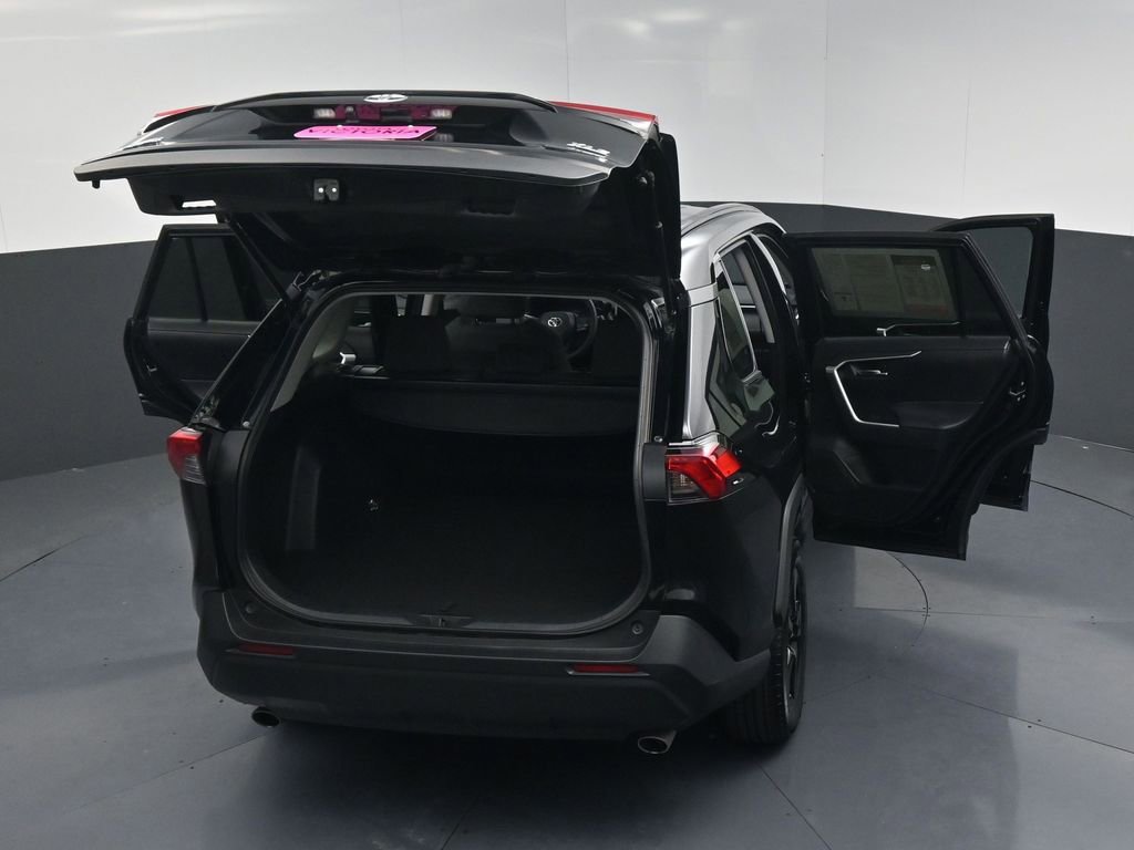 Used 2024 Toyota RAV4 XLE FWD image 21