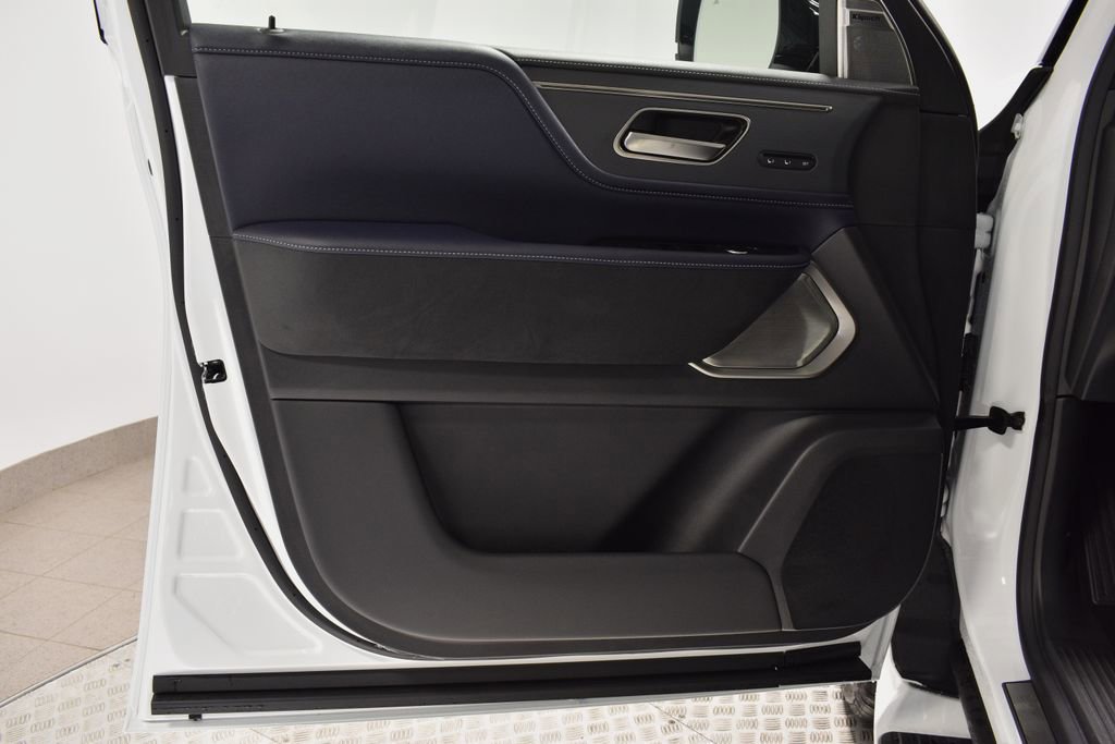 New 2026 INFINITI QX80 4WD image 10