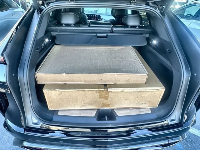 New 2026 Cadillac Lyriq V w/ Exterior Carbon Fiber Package AWD/4WD image 27