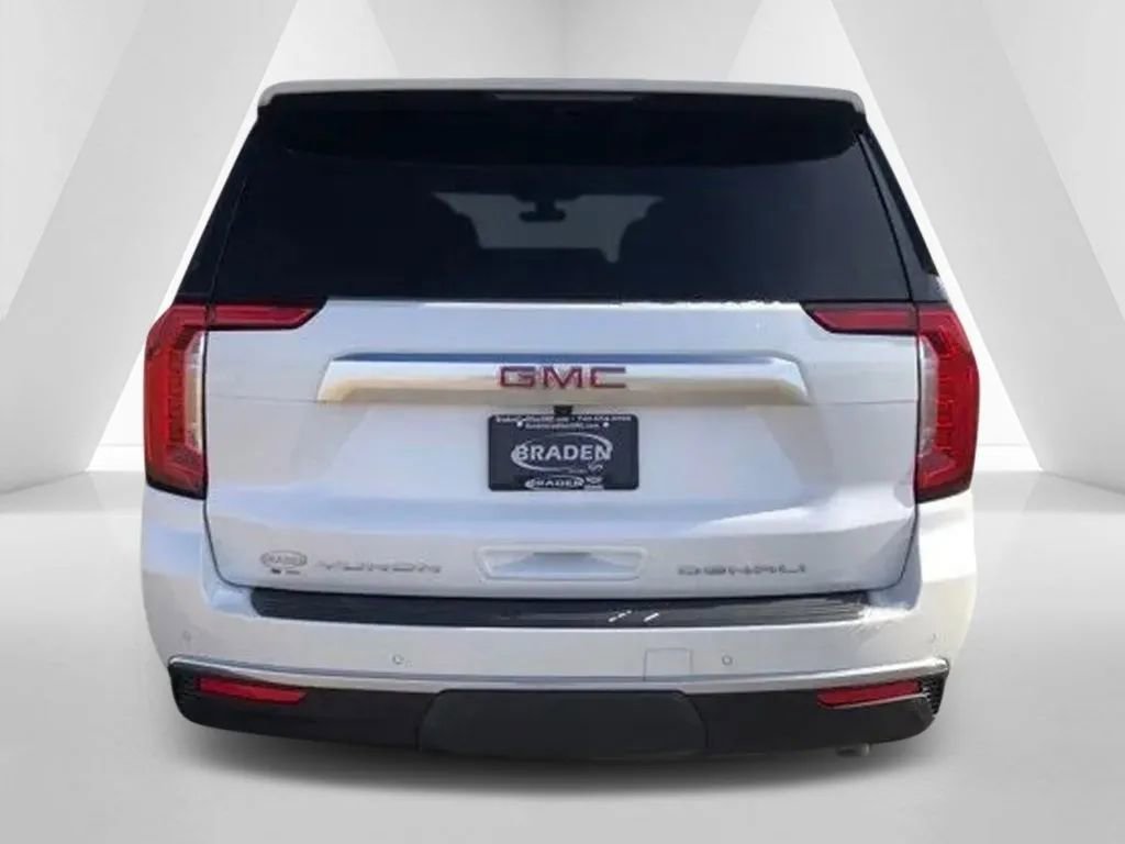 Used 2022 GMC Yukon XL Denali image 6
