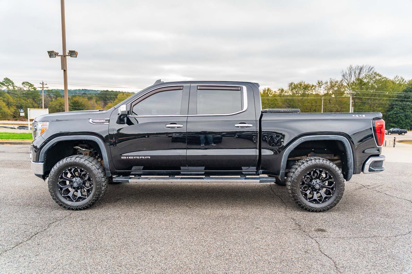 Used 2019 GMC Sierra 1500 SLT w/ SLT Premium Plus Package image 4