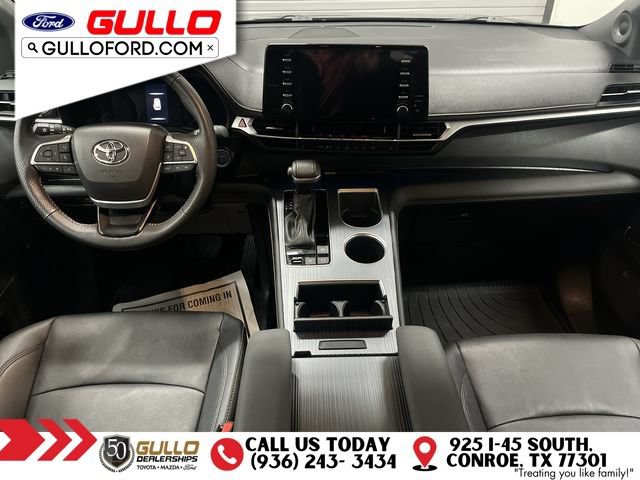 Used 2024 Toyota Sienna XLE Woodland Edition AWD/4WD image 12