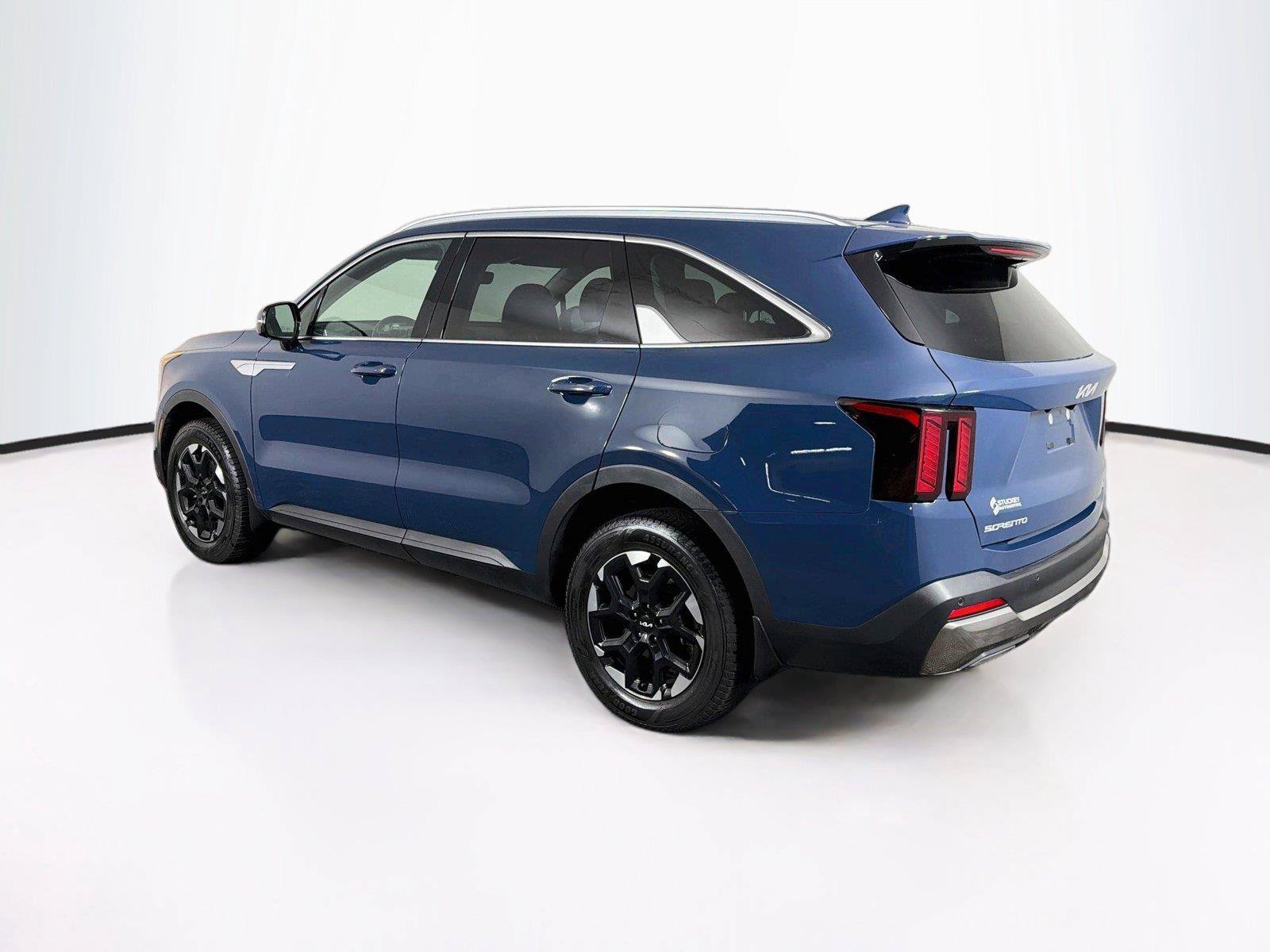 Used 2024 Kia Sorento S AWD/4WD image 9