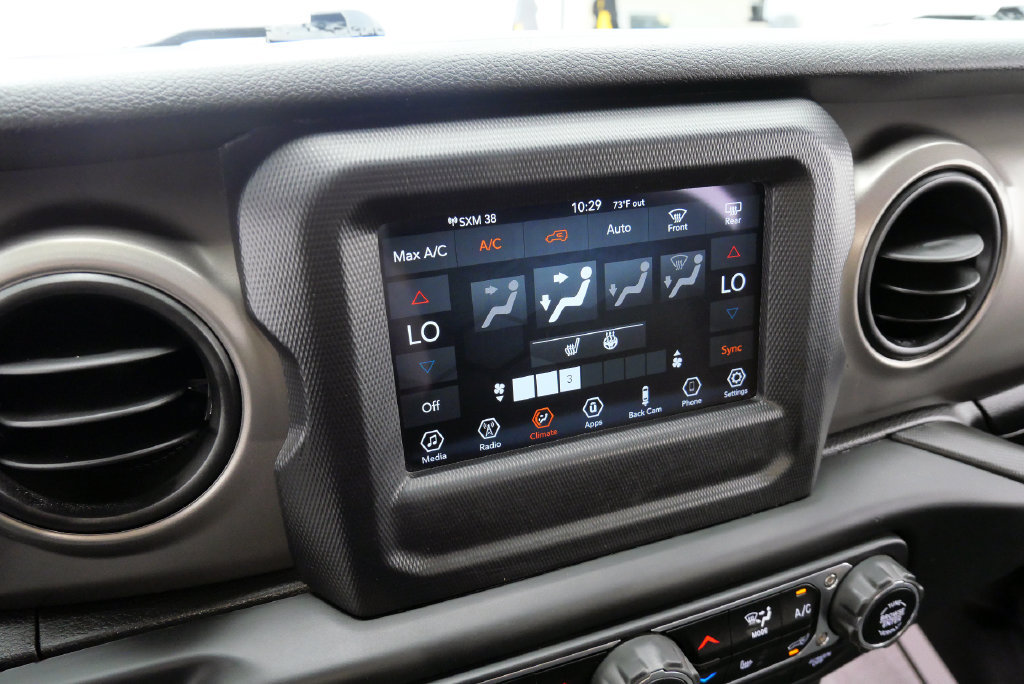 Used 2020 Jeep Wrangler Unlimited Sport w/ Technology Group AWD/4WD image 30
