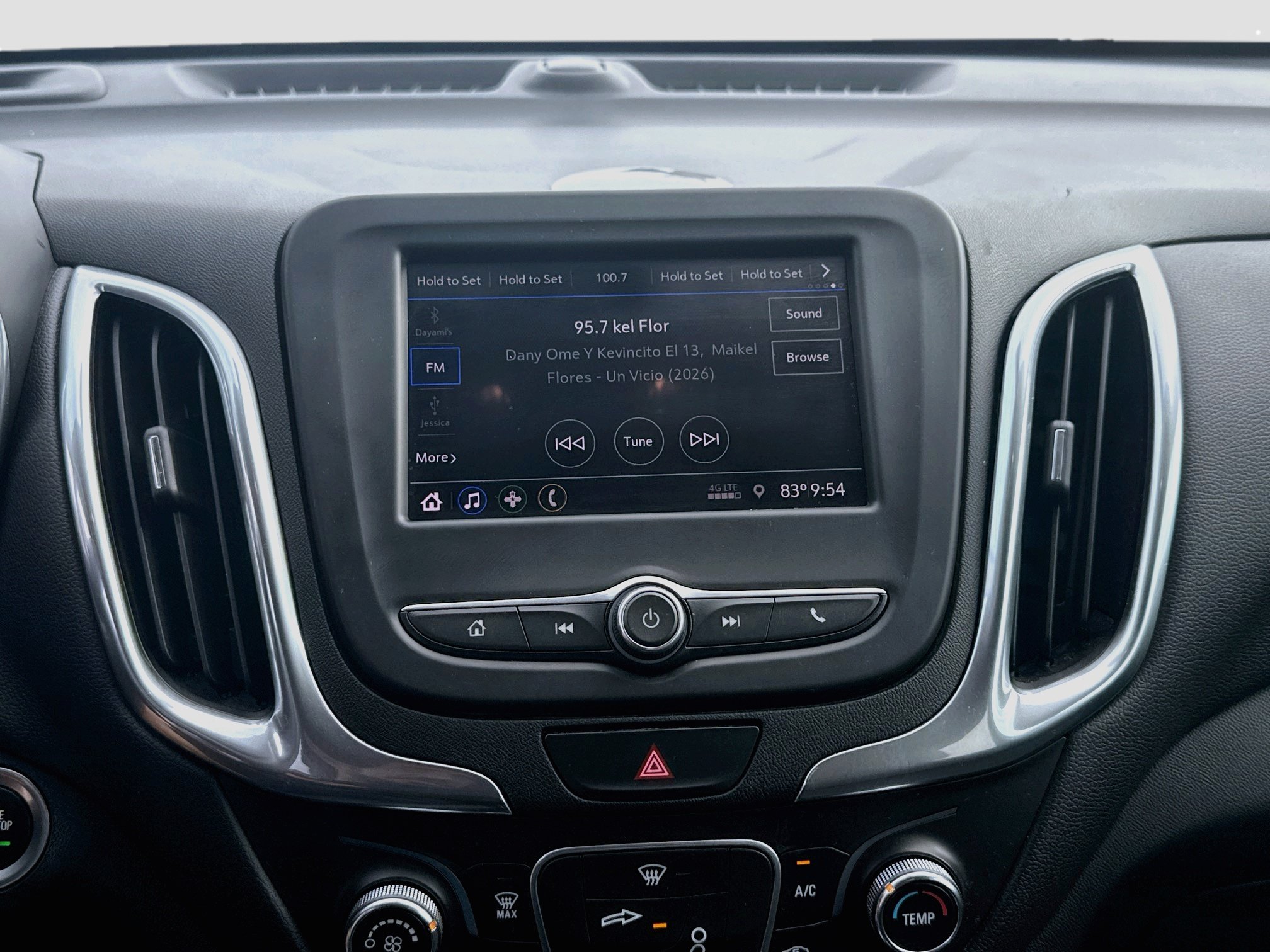 Used 2020 Chevrolet Equinox LT FWD image 10