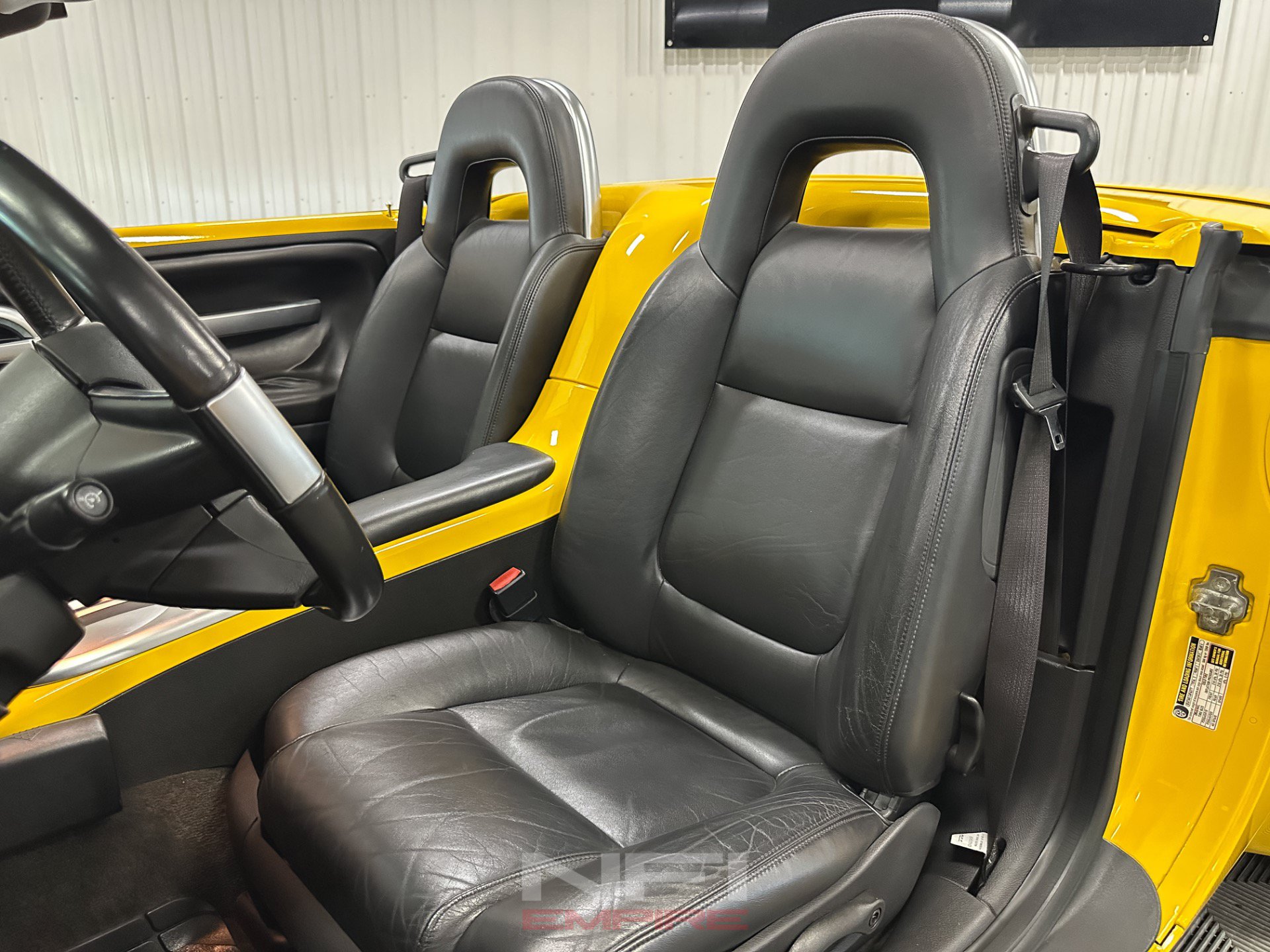 Used 2004 Chevrolet SSR w/ Preferred Equipment Group RWD image 33