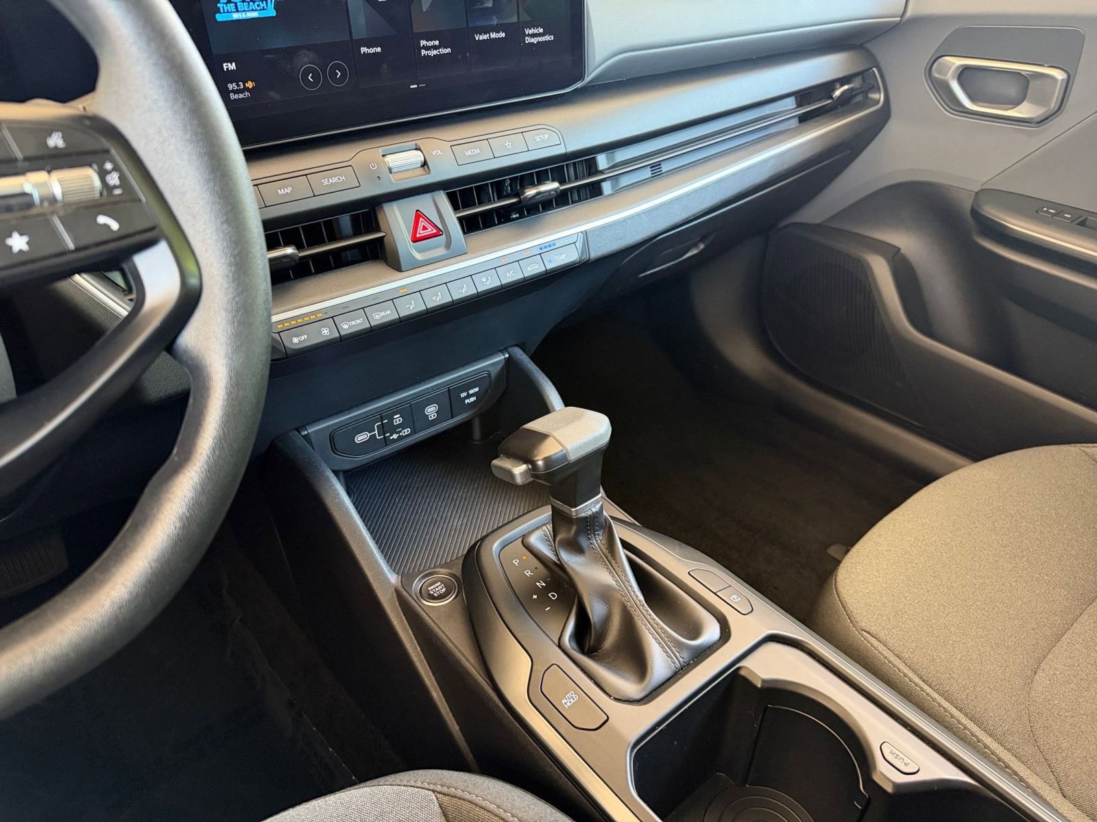 Used 2025 Kia K4 FWD image 40