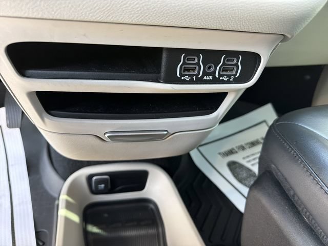 Used 2023 Chrysler Pacifica Touring-L FWD image 21