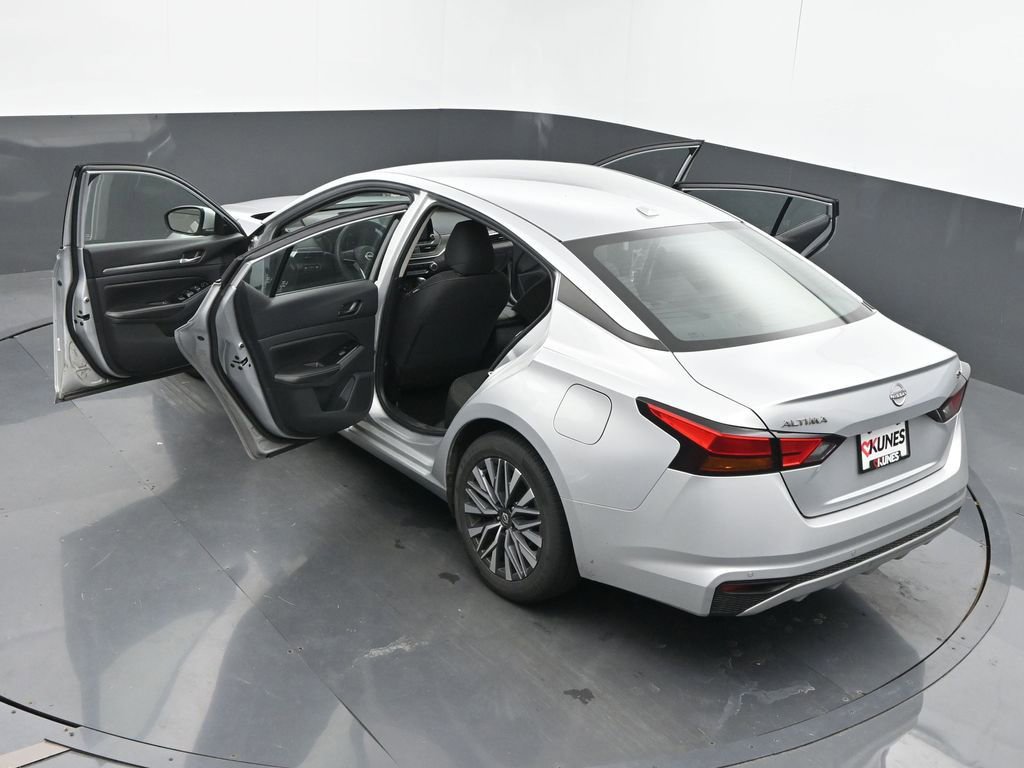 Used 2023 Nissan Altima 2.5 SV FWD image 66
