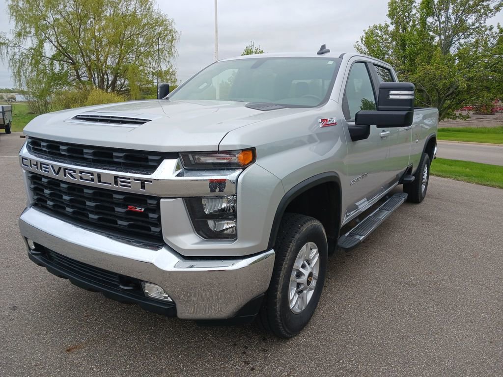 Used 2022 Chevrolet Silverado 2500 LT w/ Convenience Package AWD/4WD image 2