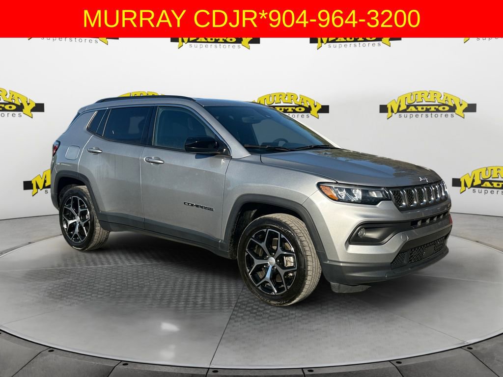 Used 2024 Jeep Compass Latitude image 7