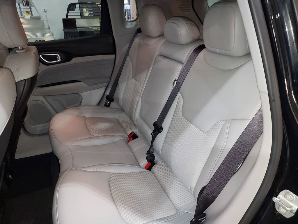 Used 2022 Jeep Compass Latitude image 27