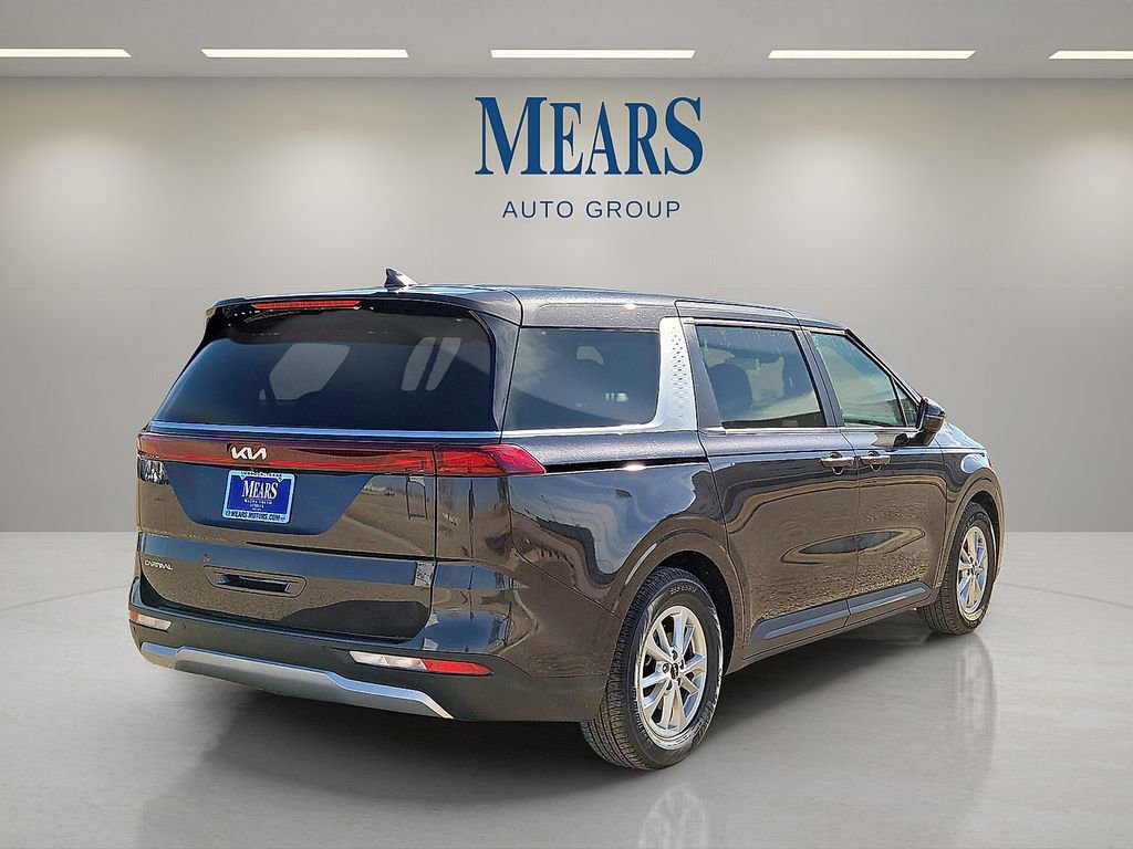Used 2024 Kia Carnival LX image 5