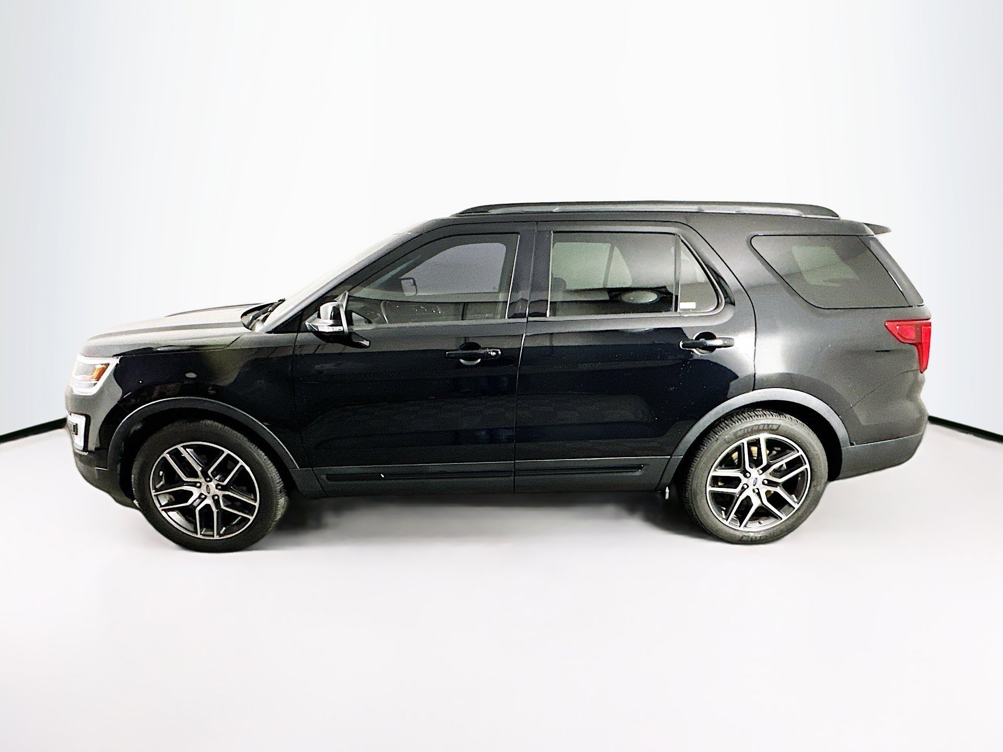 Used 2016 Ford Explorer Sport AWD/4WD image 4