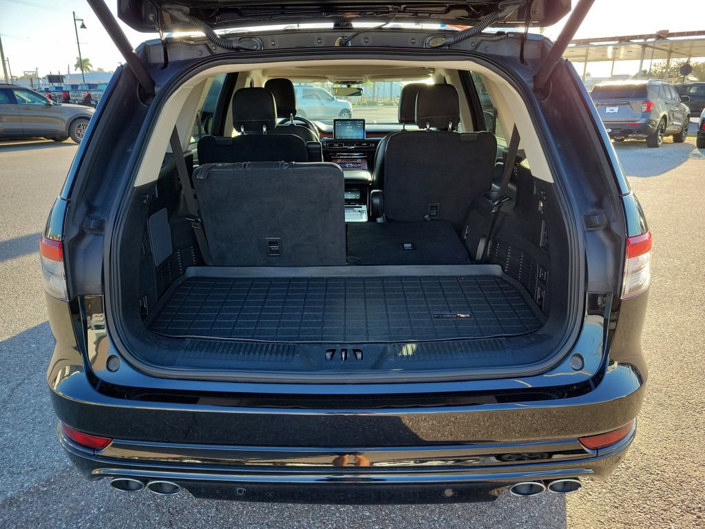 Used 2021 Lincoln Aviator Reserve w/ Equipment Group 208A image 9