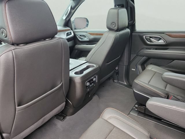 Used 2024 Chevrolet Suburban High Country AWD/4WD image 14