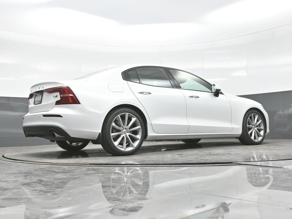 Used 2020 Volvo S60 T6 Momentum w/ Protection Package Premier image 25