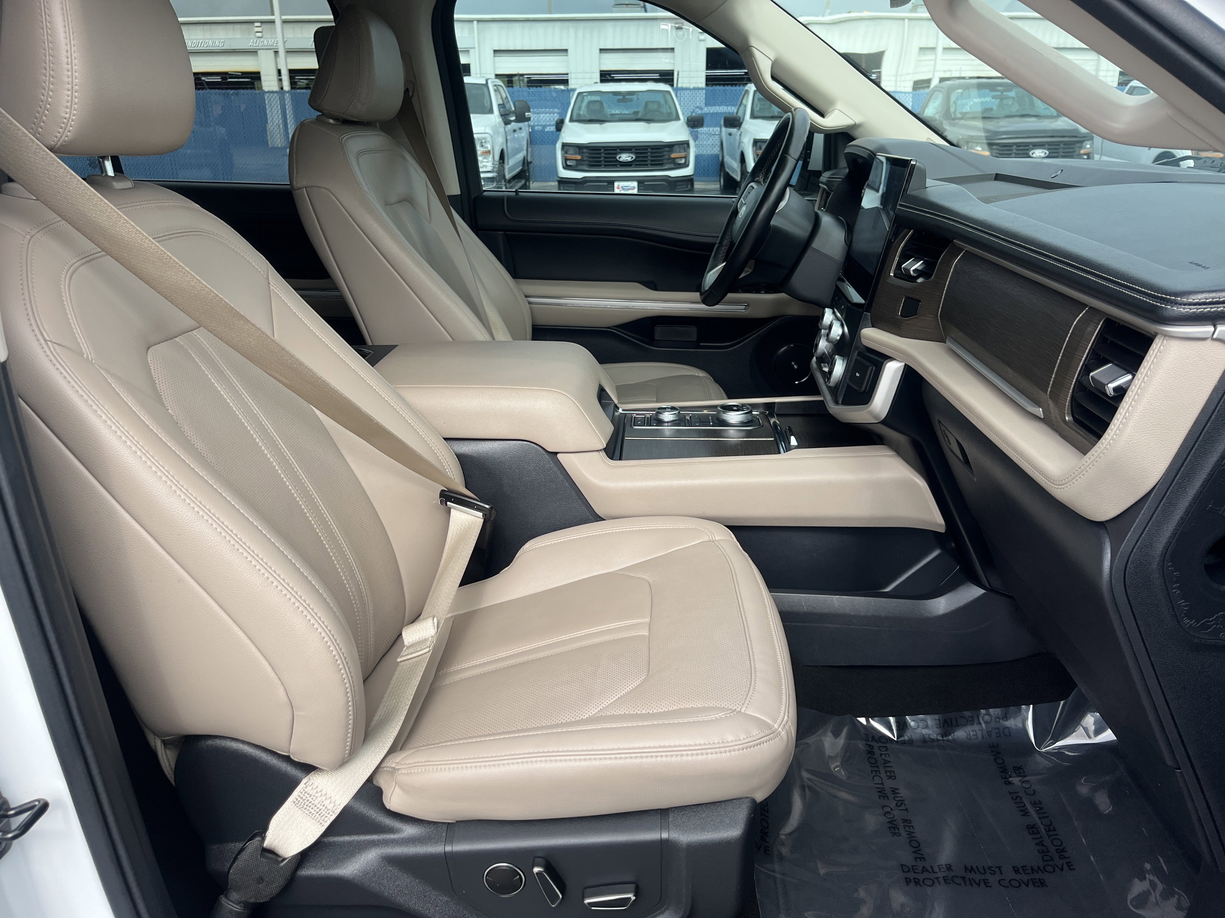 Used 2024 Ford Expedition Max Limited AWD/4WD image 16