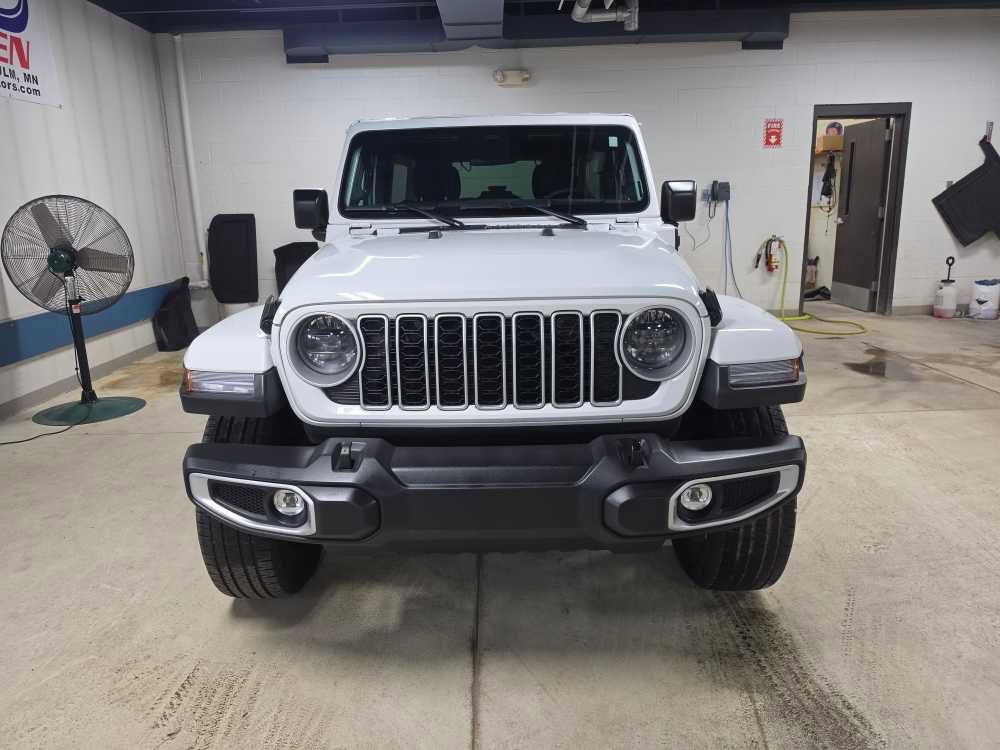 Used 2025 Jeep Wrangler Unlimited Sahara AWD/4WD image 2