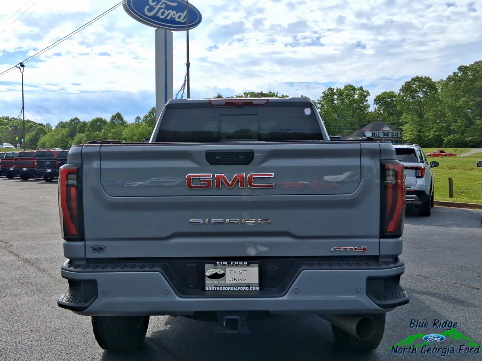 Used 2025 GMC Sierra 2500 AT4 w/ AT4 Premium Plus Package AWD/4WD image 4
